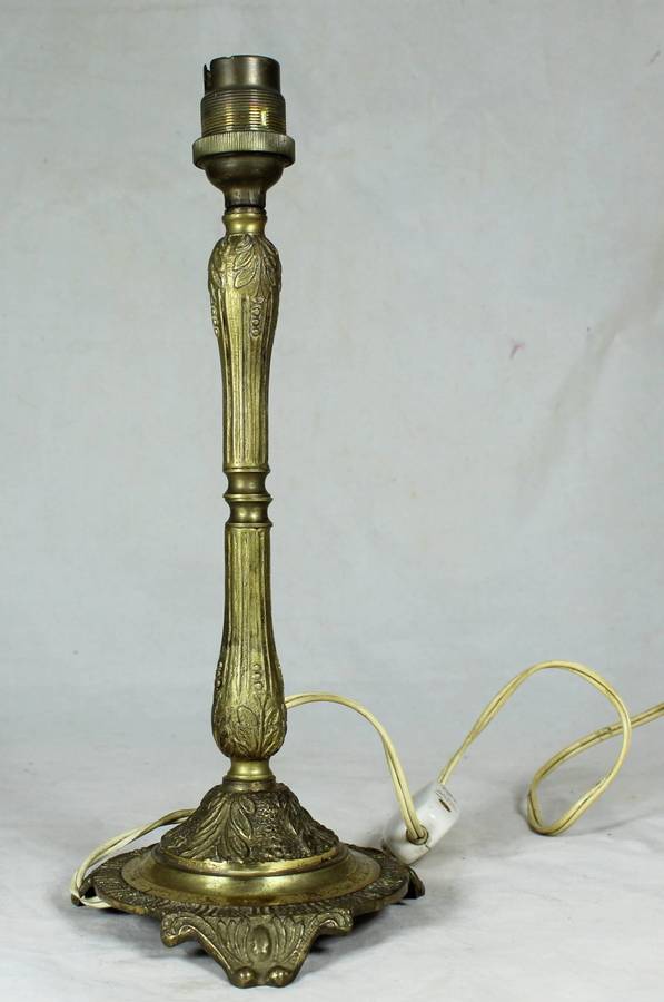 BRASS  LAMP - BID NOW!!