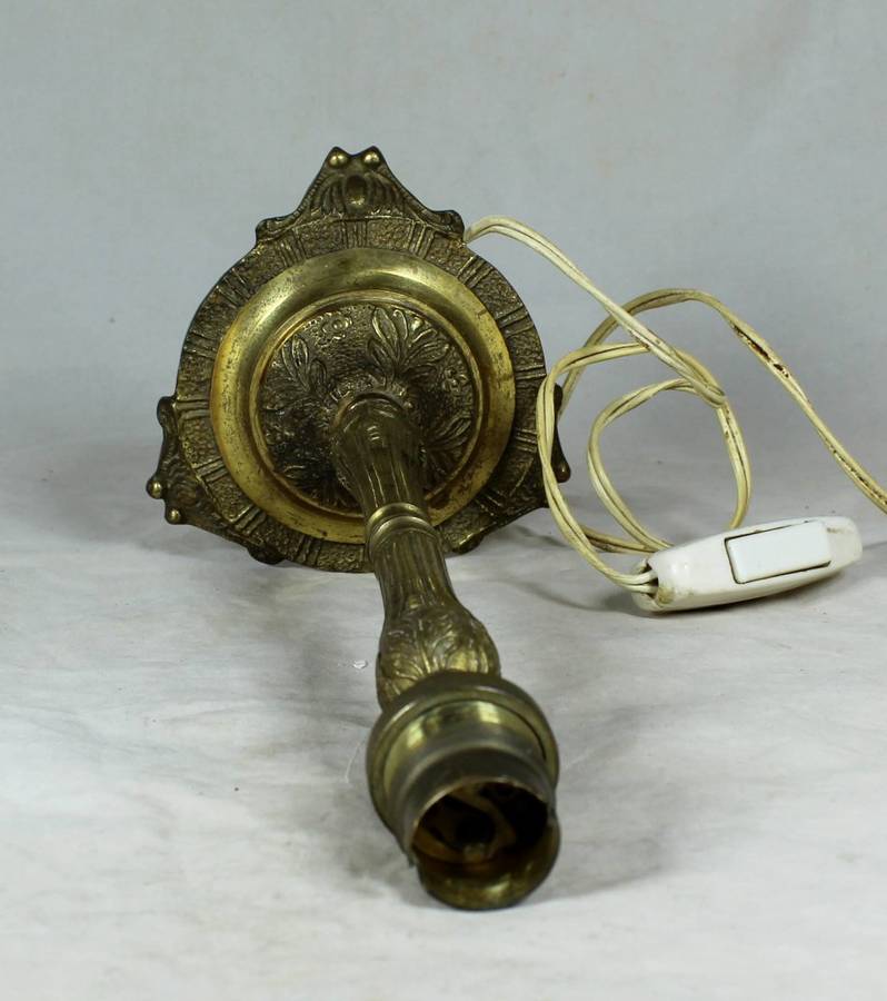 BRASS  LAMP - BID NOW!!