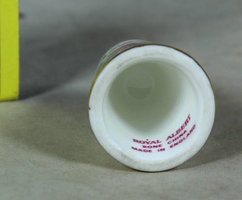 COLLECTABLE THIMBLE-ROYAL ALBERT (NOVEMBER) (LOVELY)-BID NOW!!