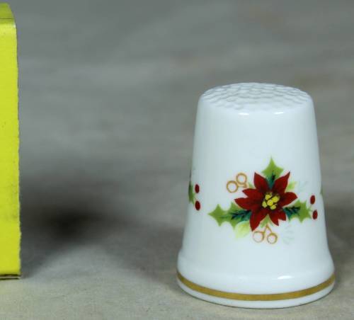 THIMBLE-ROYAL ALBERT BONE CHINA ENGLAND POINSETTIA (RED FLOWER) BID NOW!