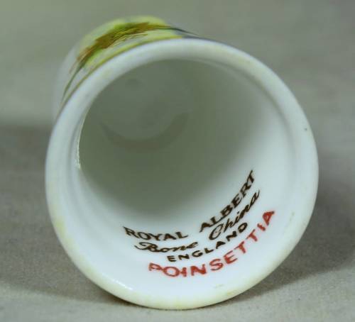 THIMBLE-ROYAL ALBERT BONE CHINA ENGLAND POINSETTIA (RED FLOWER) BID NOW!