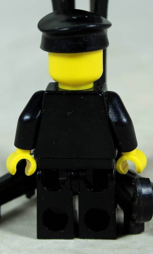 MINIATURE LEGO FIGURINE-TRAM DRIVER(CTY0189)BID NOW!!