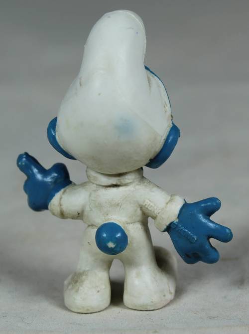 VINTAGE PEYO BABY SMURF-BID NOW!!