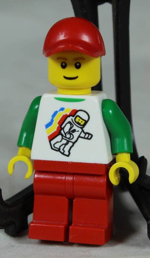 Lego mini figurine - Boy with a space shirt (Rebrickable 001722)