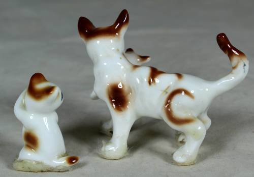 BEAUTIFUL PORCELAIN CAT WITH HER KITTENS BID NOW!!!