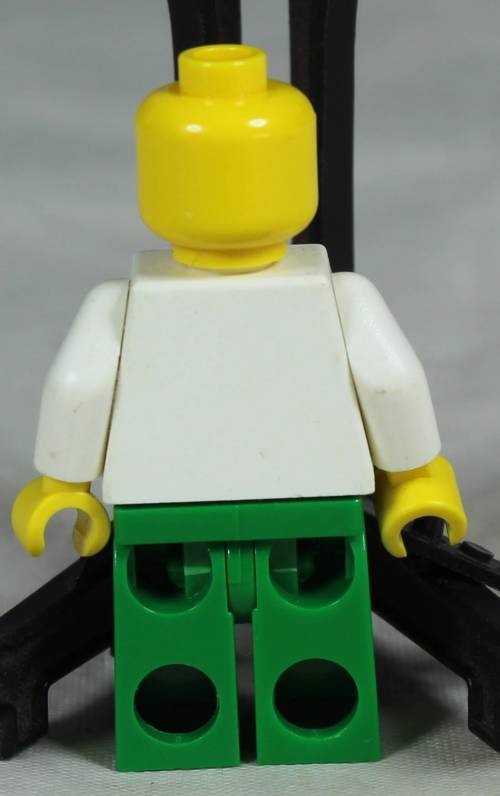 LEGO MINI FIGURINE-MAN IN GREEN OVERALLS(MARKET STREET OVR032)BID NOW!!