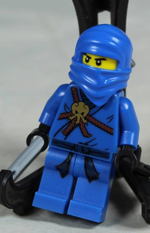 LEGO MINI FIGURINE-JAY GOLDEN WEAPONS NINJAGO NJO004 BID NOW!!