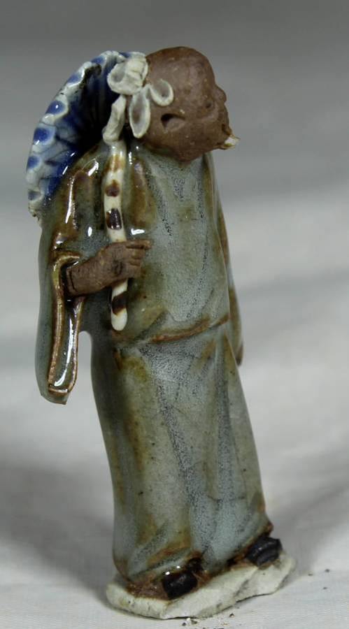 STUNNING COLLECTABLE MUD MEN-MAN WITH A CANE BID NOW!!!