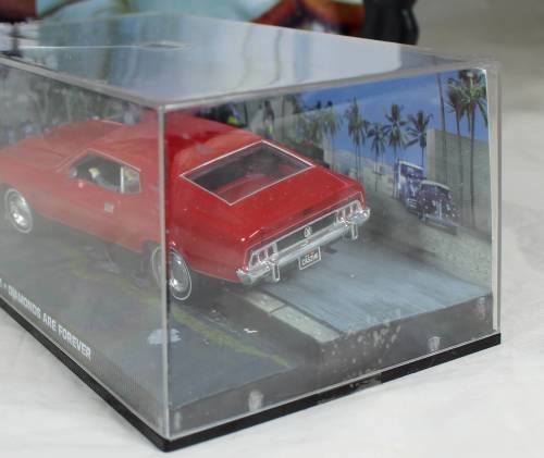 JAMES BOND 007 WITH MAGAZINE UNIVERSAL HOBBIES-FORD MUSTANG MACH1(DIAMONDS ARE FOREVER#13)