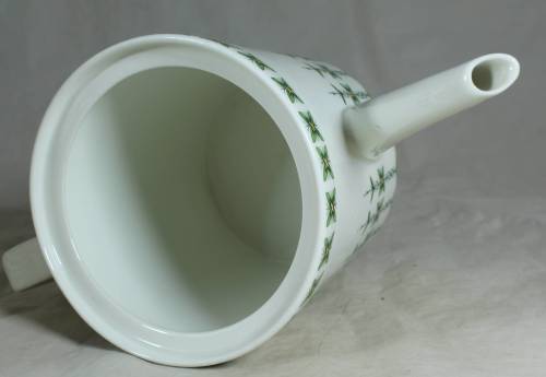 Huguenot coffee pot with lid