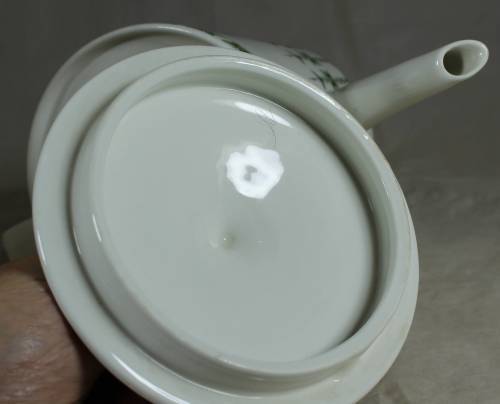 Huguenot coffee pot with lid
