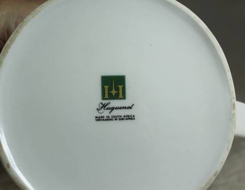 Huguenot coffee pot with lid