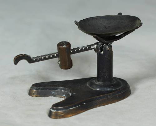MINIATURE METAL VINTAGE SCALE-BID NOW!!