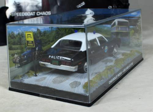 JAMES BOND 007 WITH MAGAZINE UNIVERSAL HOBBIES- Chevrolet Nova (Live And Let Die #43)