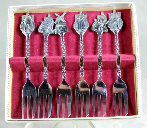 Elwezetta - 6 Silver Plated Cake Forks - Beautiful! - Bid Now!!!