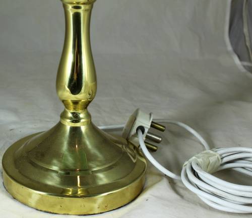 Traditional Bankers Light with Green Shade - Act fast and bid now!!!