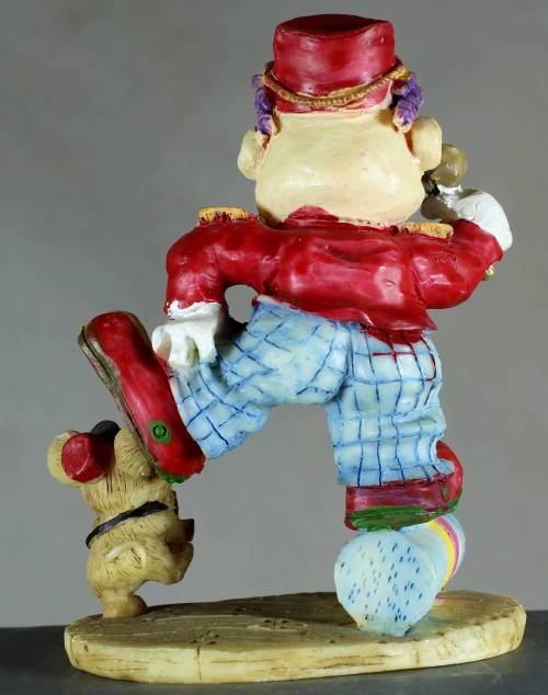 Clown figurine - ringmaster with mouse