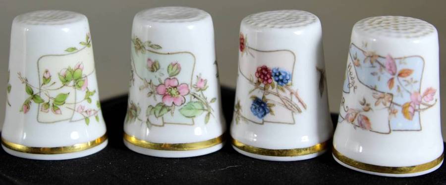 Collectible thimble - Royal Doulton- Four seasons- Jill Barklem 1982