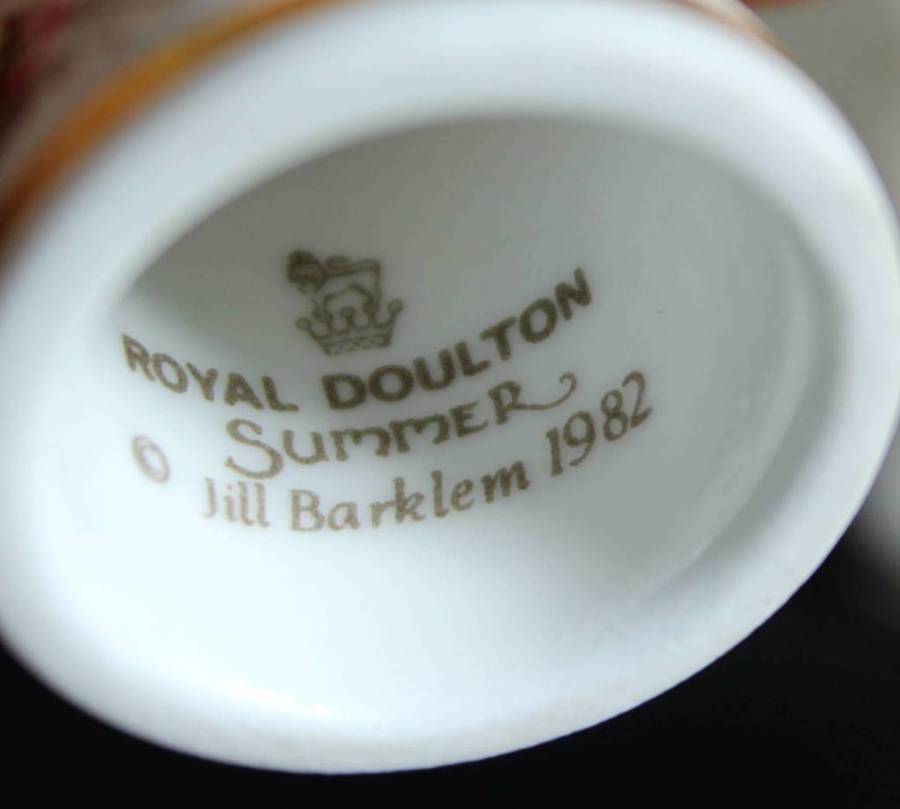 Collectible thimble - Royal Doulton- Four seasons- Jill Barklem 1982