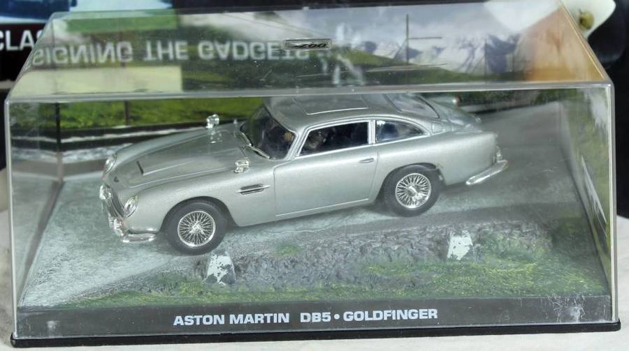 JAMES BOND 007  UNIVERSAL HOBBIES- Aston Martin DB5(Goldfinger #1)