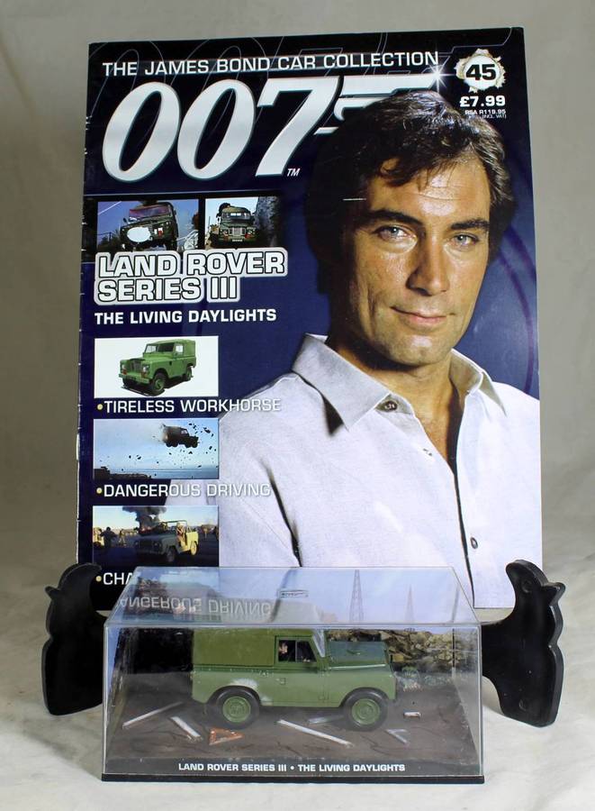 JAMES BOND 007  UNIVERSAL HOBBIES- Land Rover Series III ( The Living Daylights #45 )