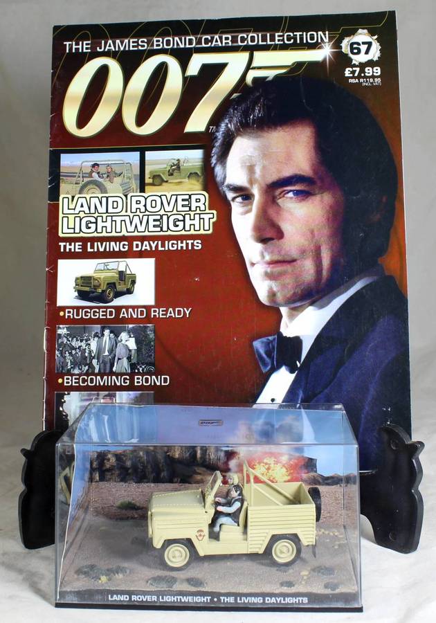 JAMES BOND 007  UNIVERSAL HOBBIES- Land Rover Lightweight ( The Living Daylights #67 )