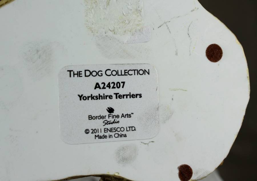 Dog collection - A24207 - Yorkshire terriers (Dark)