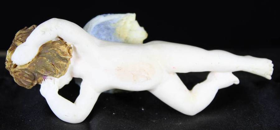 Angel child sleeping - naked