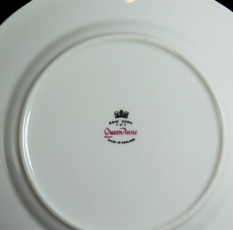 Queen Anne - Vintage Bone China - Trio
