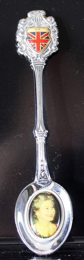 Souvenir teaspoon - UK Queen Elizabeth