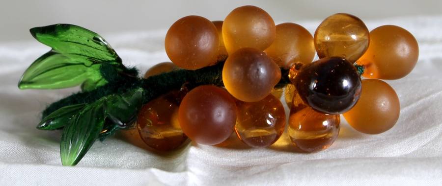 Small Glass - Clear and Frosted - Handblown Grapes - BID NOW!!!