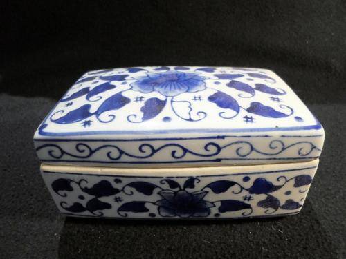 Genuine Ming Blue Porcelain Trinket Holder - Bid Now!!