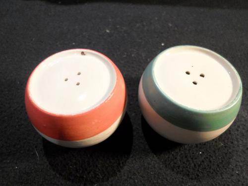 Round Salt & Pepper Shaker - Low Price - Bid Now!!!!