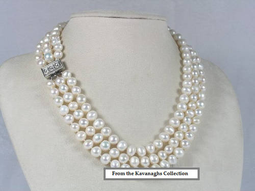 Kavanaghs - Stunning Freshwater Pearl Necklace