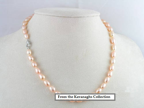 Kavanaghs - Lovely Freshwater Pearl Necklace