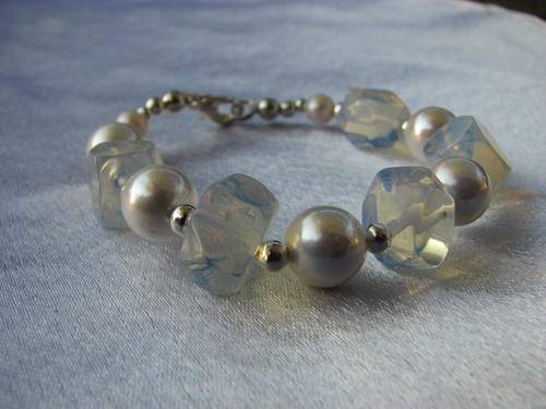 Kavanaghs Collection - Stunning Opal and Shell Pearl Bracelet