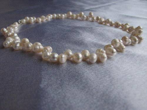 FREE SHIPPING - Kavanaghs - White Freshwater Pearl Side Drilled Necklace