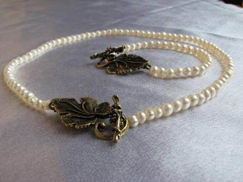 Kavanaghs - Exquisite Antique Style Fresh Water Pearl Necklace and Bracelet Set