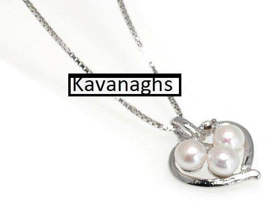 From the Kavanaghs Collection - Cultured Freshwater Pearl Pendant