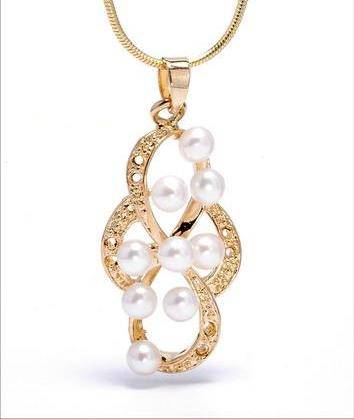From the Kavanaghs Collection - Cultured Freshwater Pearl Pendant
