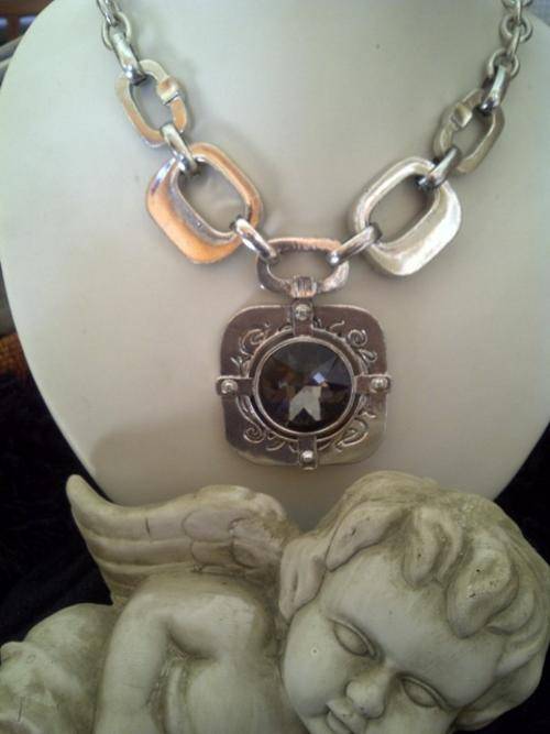 An "elegant" SQUARE PENDANT NICKEL FREE necklace.