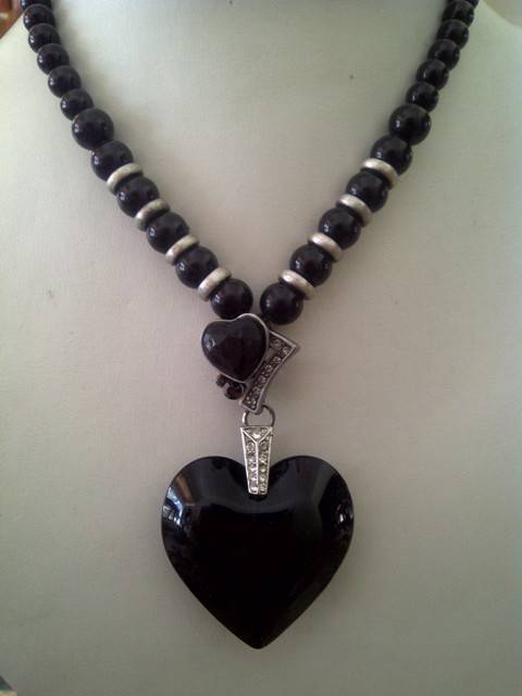 BIG DEAL- Black Heart Necklace- WOW BEAUTIFUL! High quality. must see pics. One of a kind.