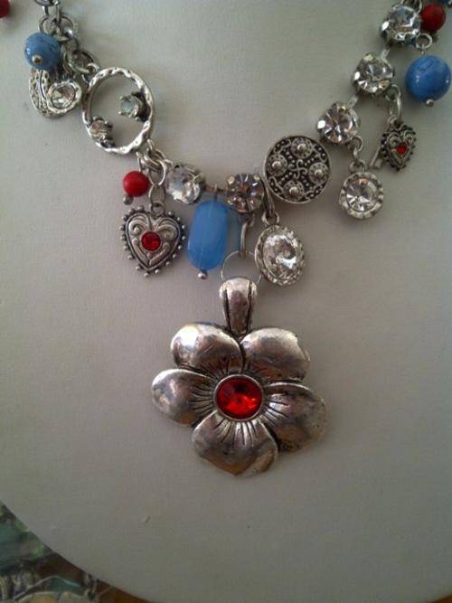 Gorgeous High quality. Flower pendant & charm necklace. must see pics. One of a kind.