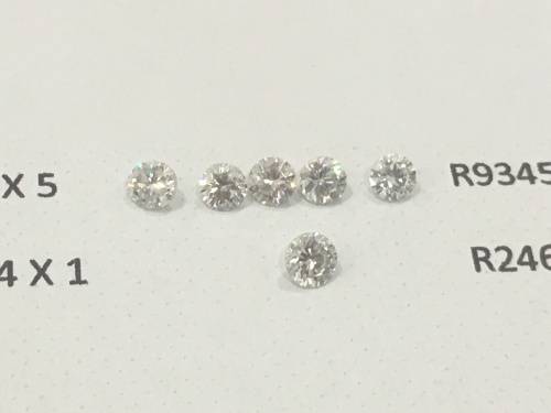 A SET OF 6 BEAUTIFUL MOISSANITE MAN MADE DIAMONDS