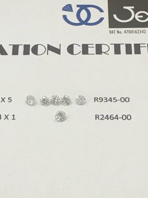 A SET OF 6 BEAUTIFUL MOISSANITE MAN MADE DIAMONDS