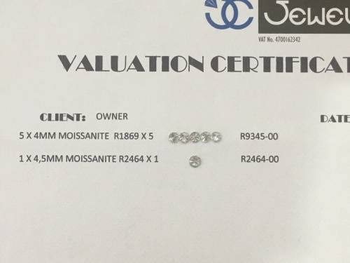 A SET OF 6 BEAUTIFUL MOISSANITE MAN MADE DIAMONDS