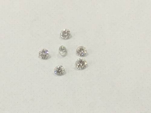 A SET OF 6 BEAUTIFUL MOISSANITE MAN MADE DIAMONDS