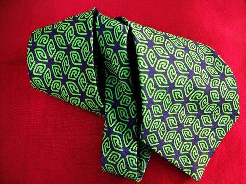 Stunning Psychedelic  70 's  Silk  Vintage Tie in Green and Blue