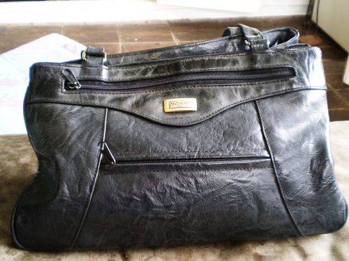 Black Vintage Leather Hand Bag very good condition