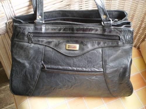 Black Vintage Leather Hand Bag very good condition